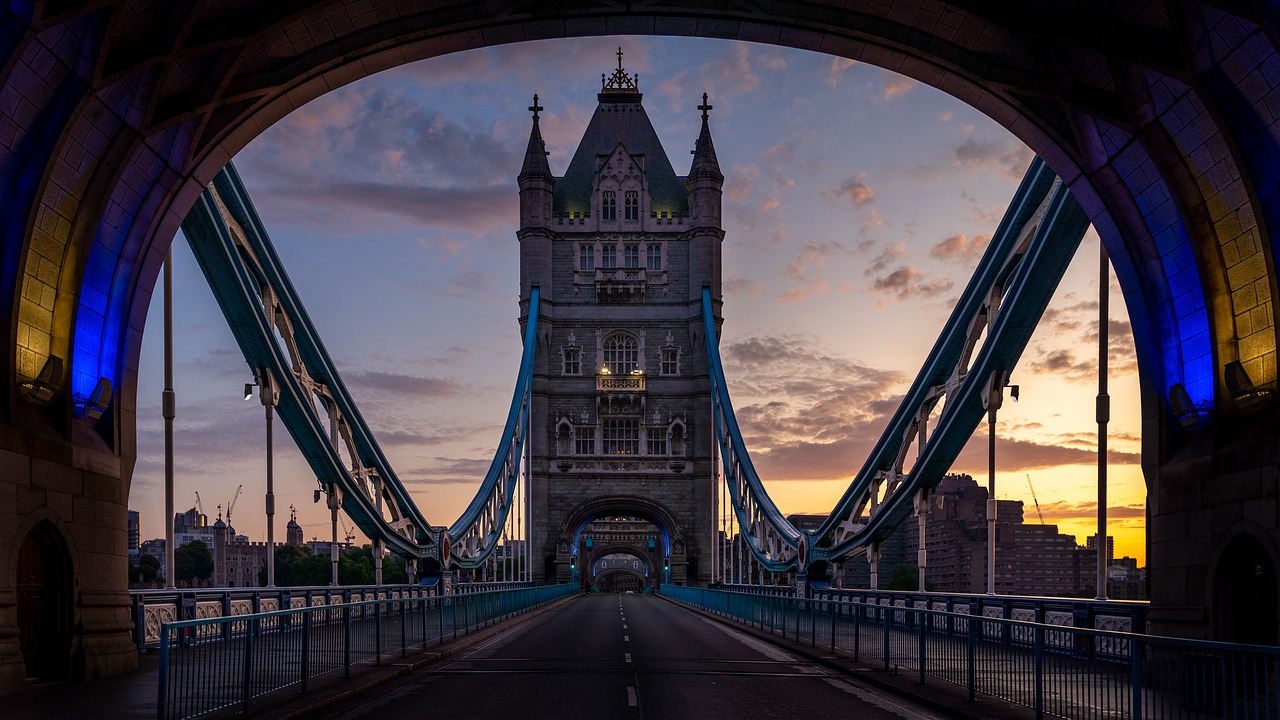 london, tower bridge, sunrise-4395917.jpg